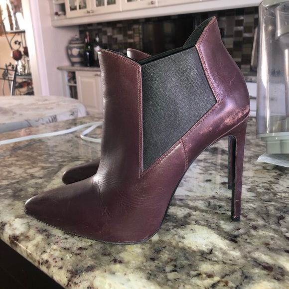Saint Laurent Ela Ankle boot in aubergine - Picture 6 of 8